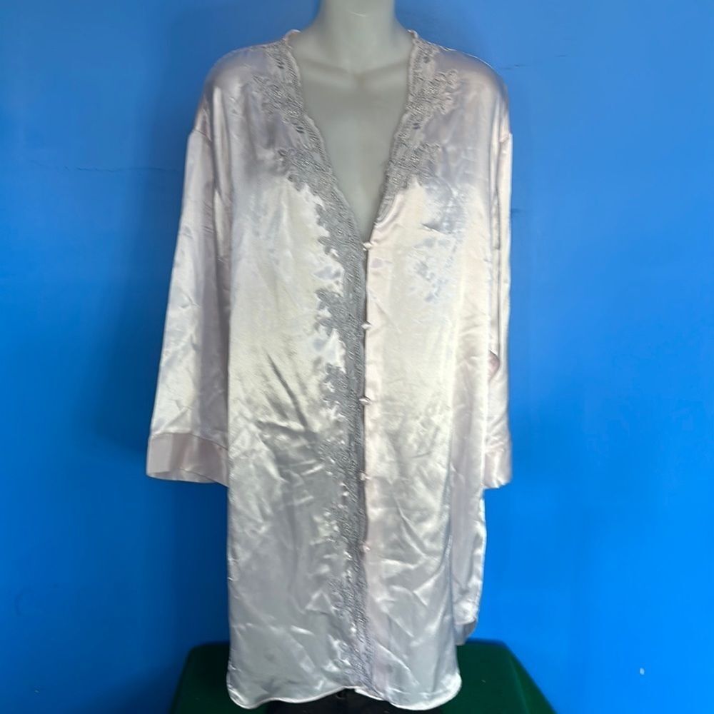Etienne Pale Pink Satin Nightgown – Long Sleeve Button Down Size 0X